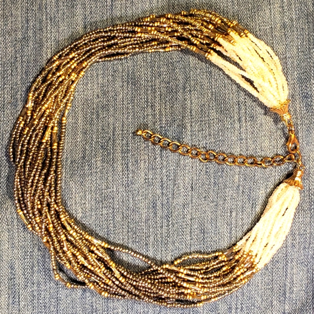 Seed beaded 8" white & gold necklace.